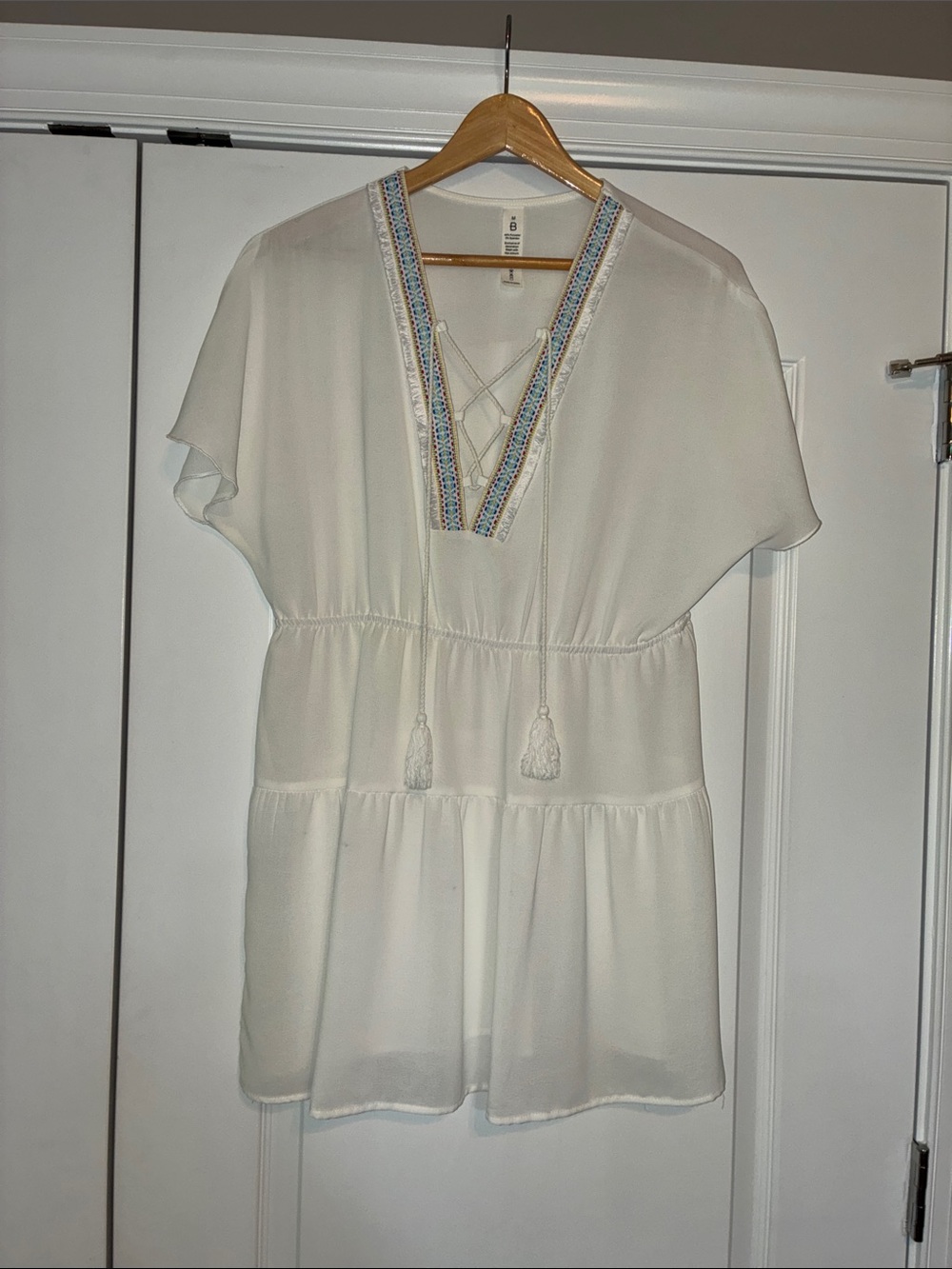 Women’s White Embroidered V-Neck Swim Coverup